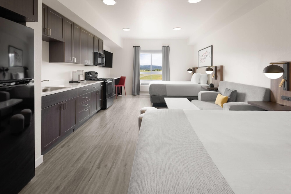 Hawthorn Extended Stay by Wyndham Alpine 28/49