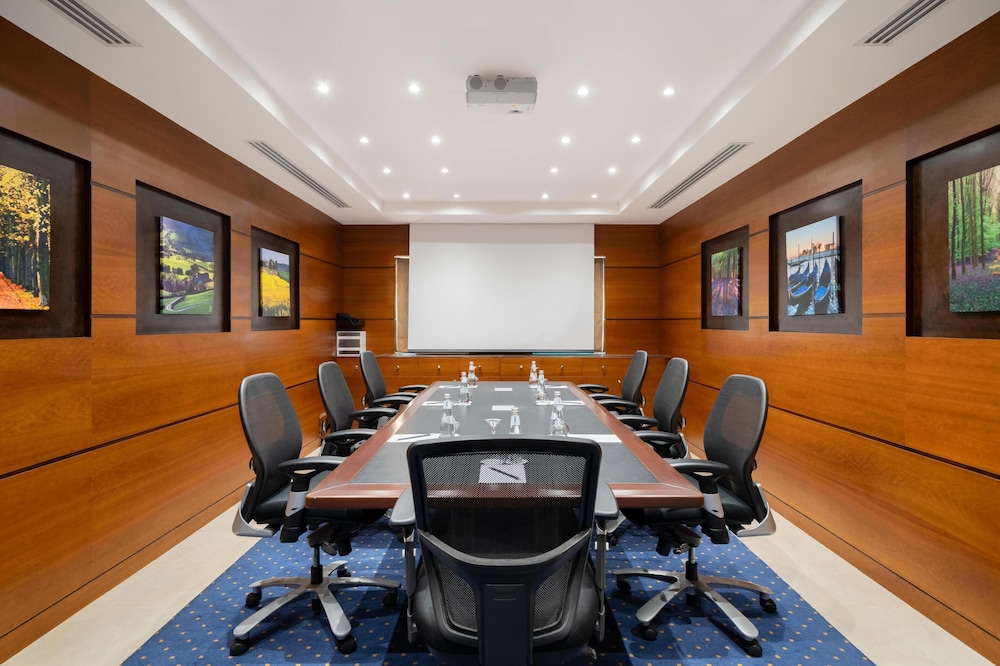 بارك إن باي راديسون الخبر(Park Inn By Radisson Al Khobar Hotel) 72/74