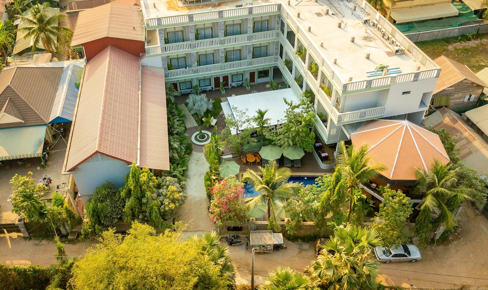Reveal Angkor Boutique Hotel 7/66