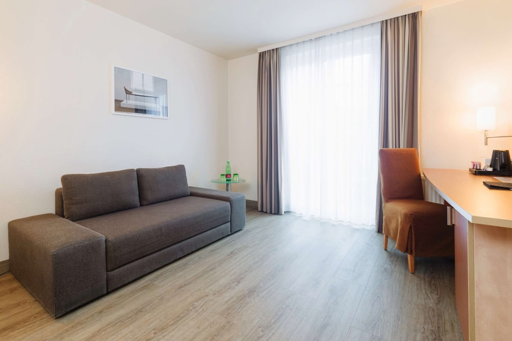 Intercity Hotel Wien 42/65