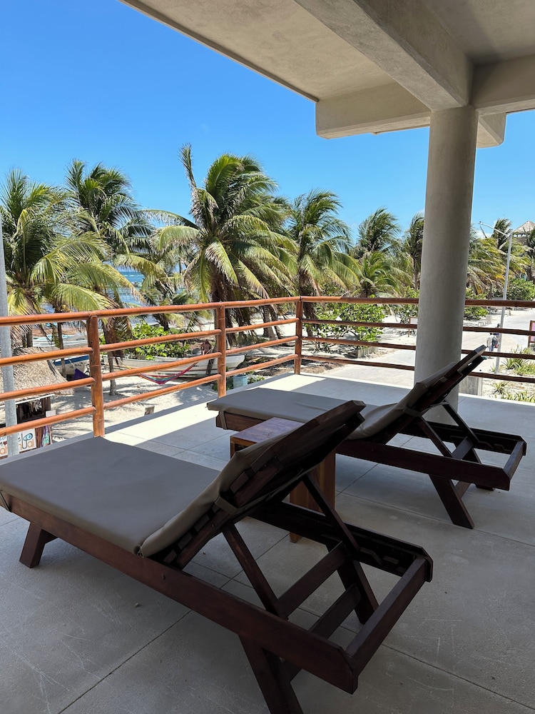 Noah Beach Hotel and Suites 31/55