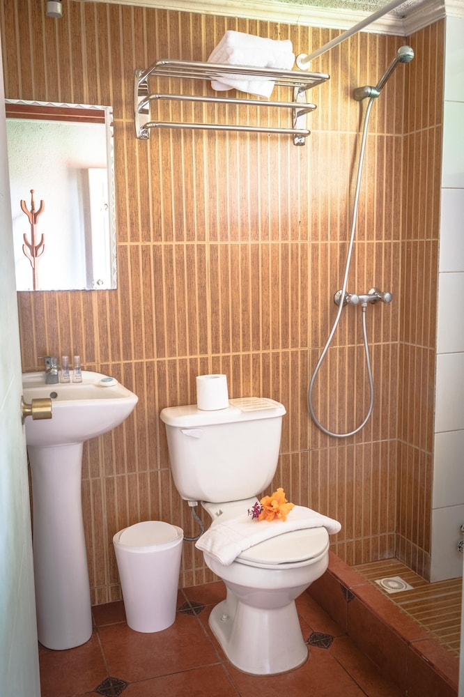 Easter Island Eco Lodge Ex Hotel Rapa Nui 74/75