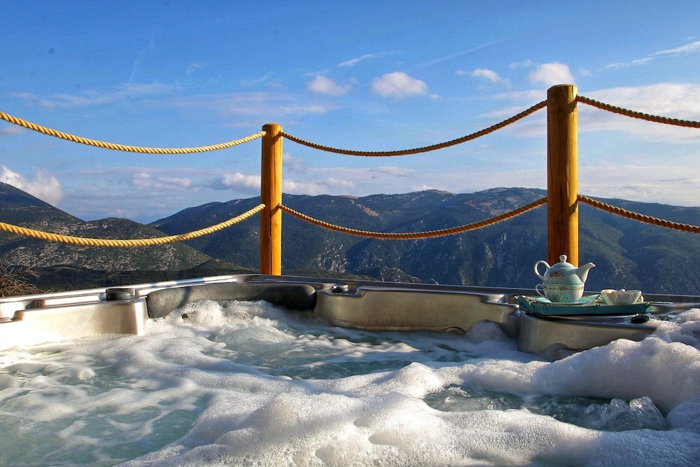 Almond House Suites Arachova 15/50