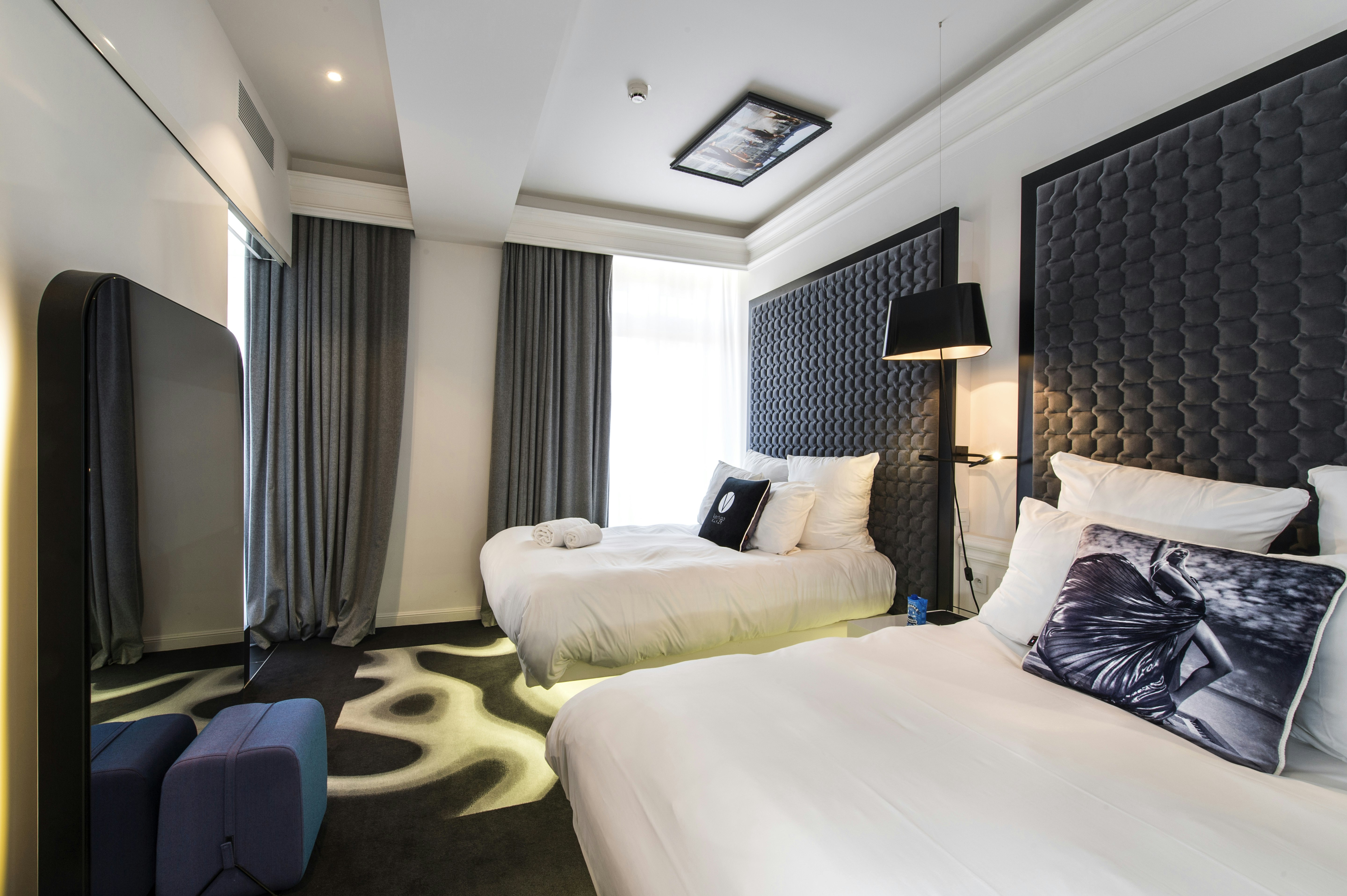 Vertigo Hotel 2/25