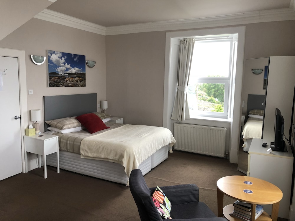 The Bowmore House Bed and Breakfast 8/36