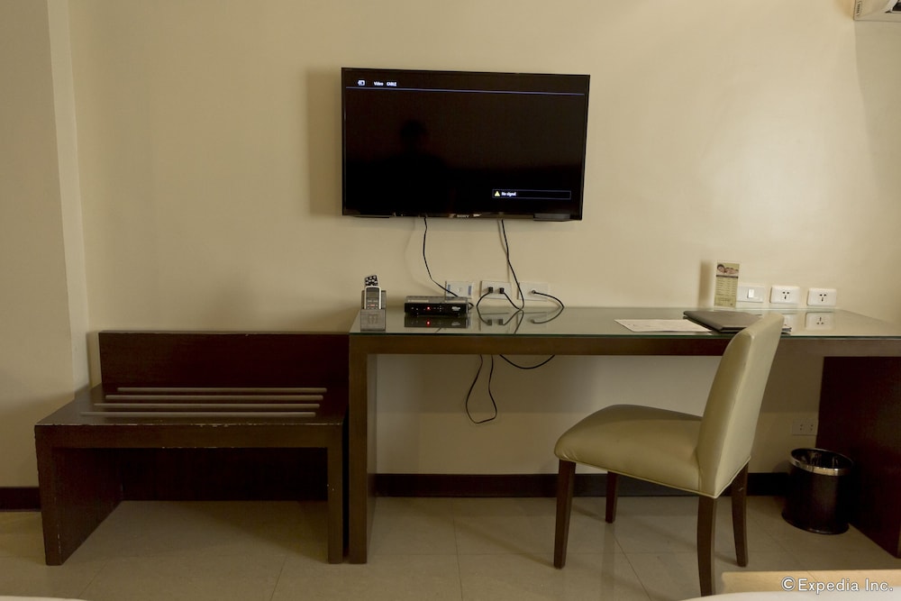 Mandarin Plaza Hotel 49/53
