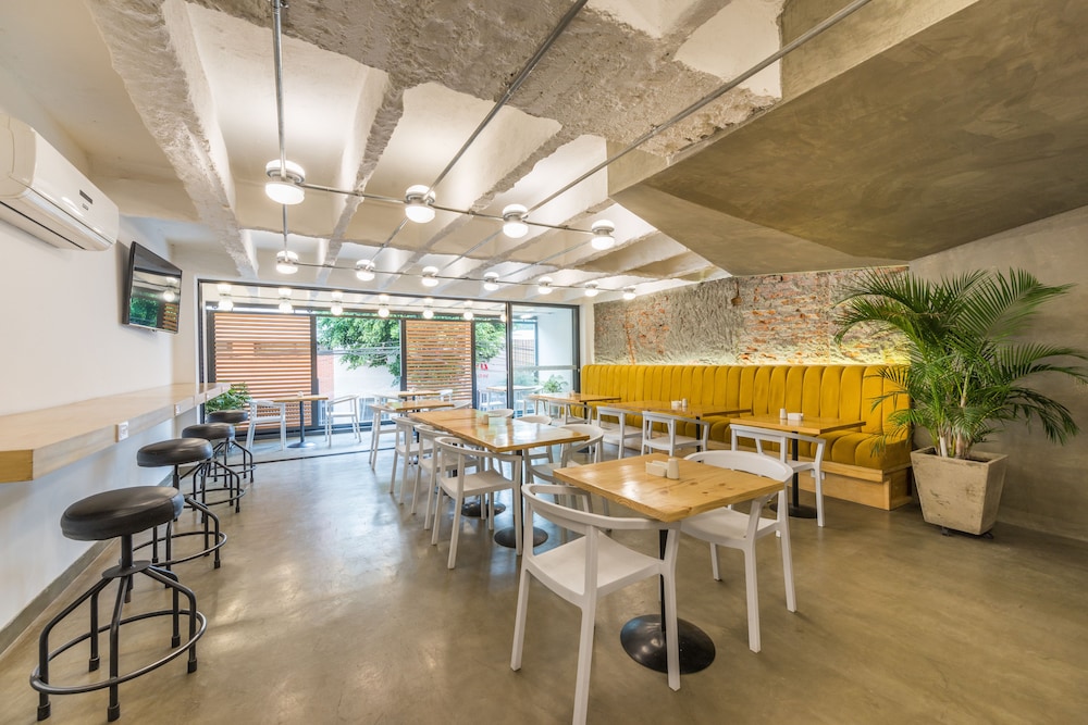 restaurant-cafeteria