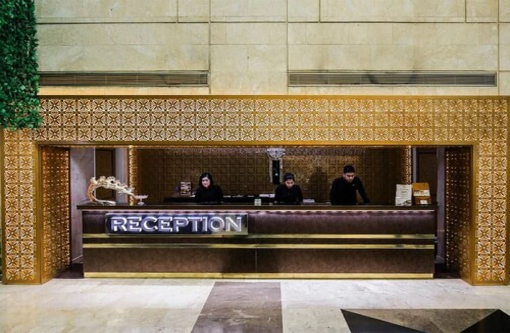 Surabaya Suites Hotel Powered by Archipelago 12/66