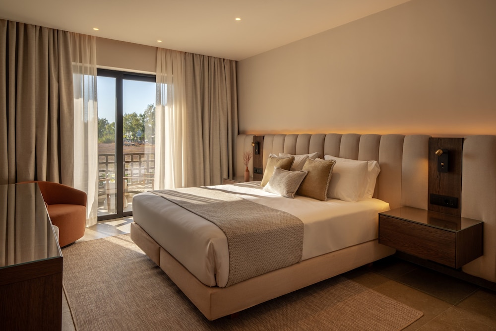 Room, Queen Bed