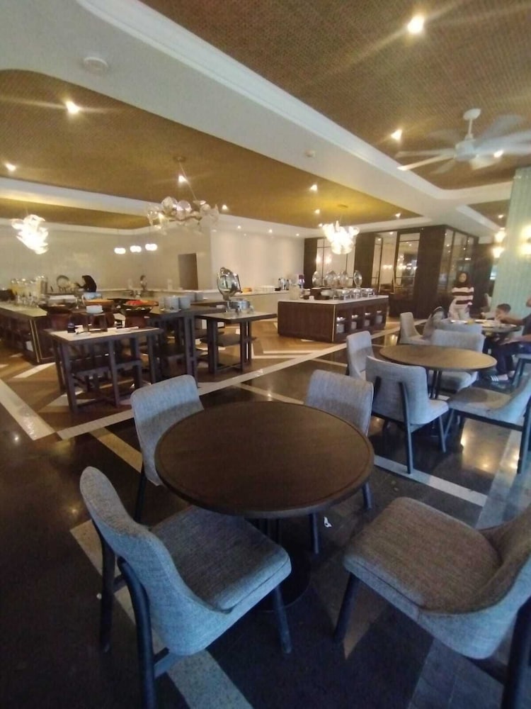 Hotel Gren Alia Jakarta 17/23