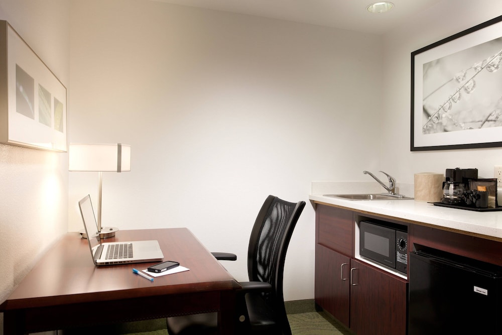 SpringHill Suites by Marriott Los Angeles LAX/Manhattan Beach 30/31