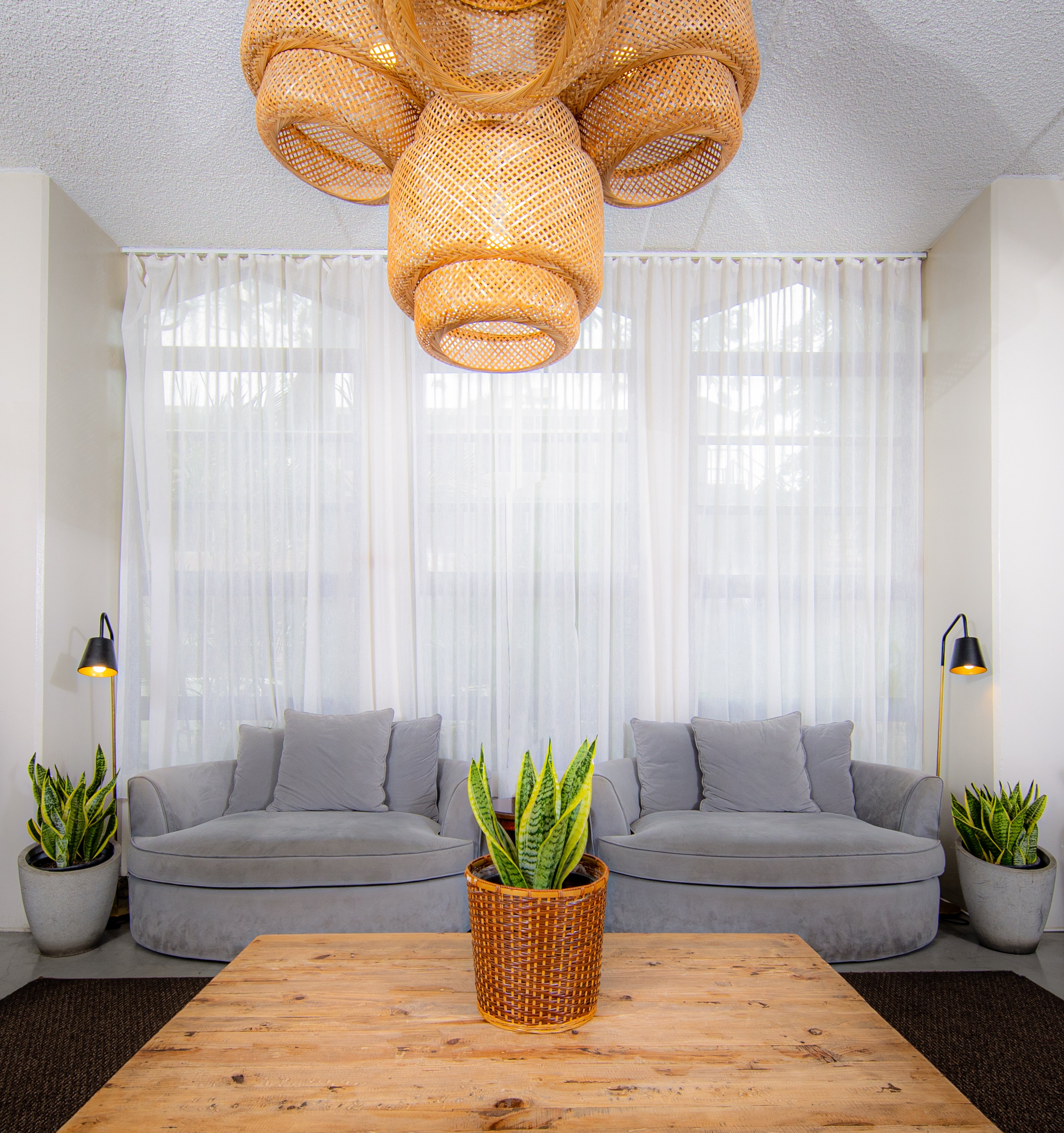 Ohia Waikiki Studio Suites 54/99