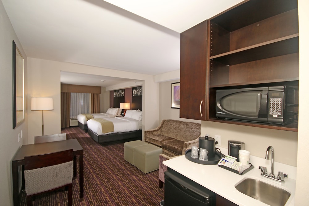 Holiday Inn Express And Suites Charlotte North 49/49