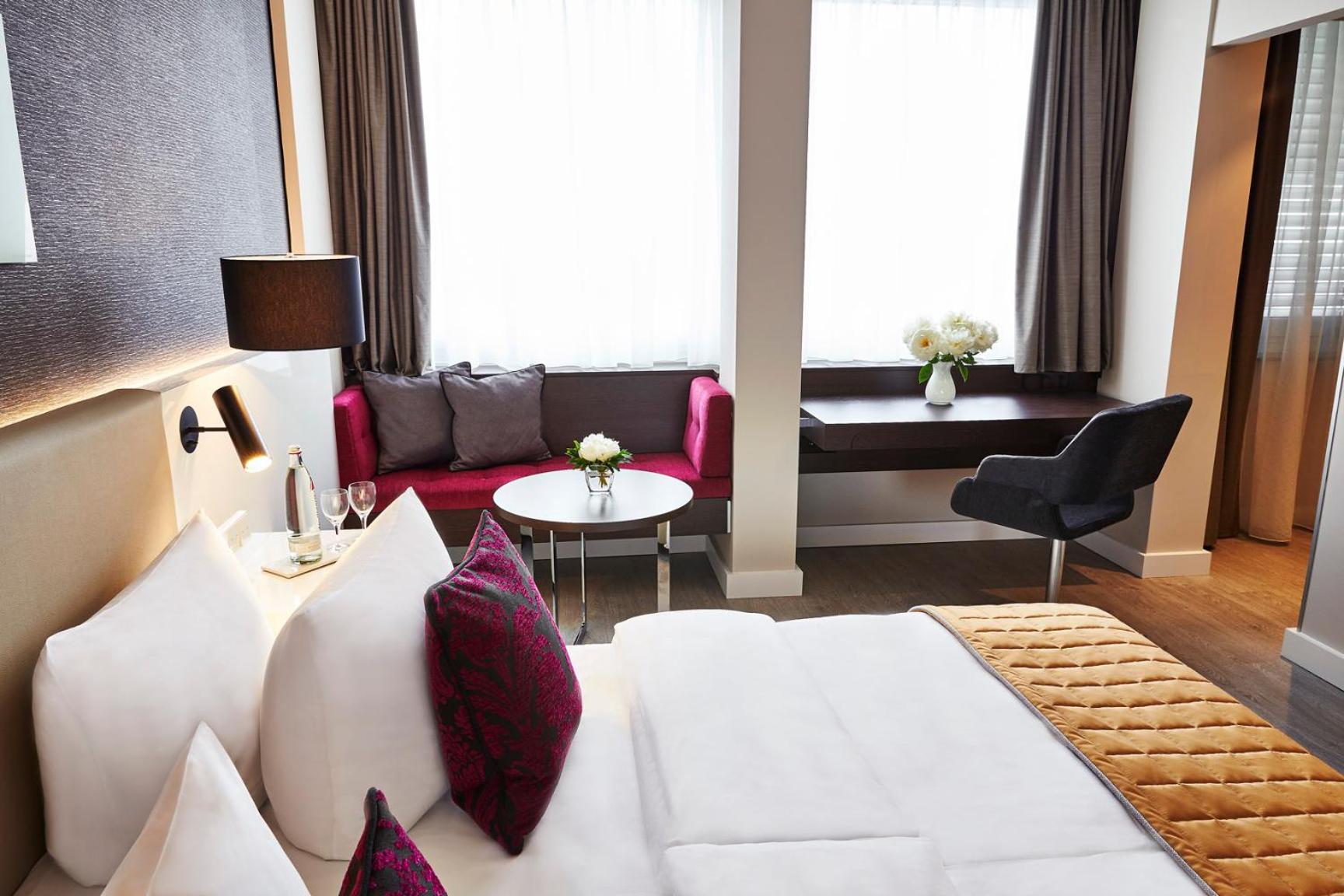 غرفة بزنس بسرير كينج