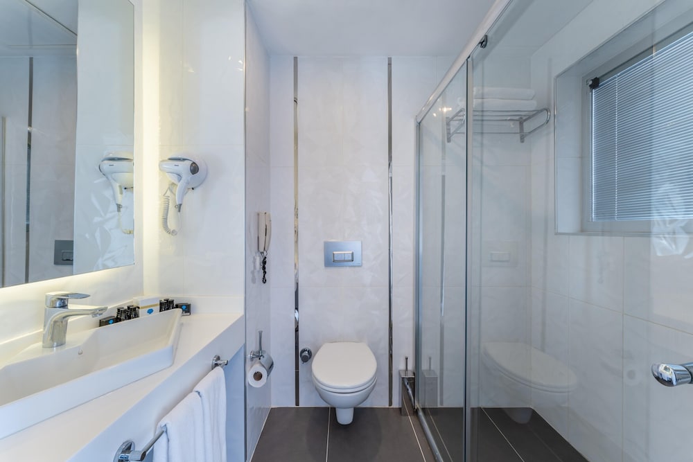 Dosinia Luxury Resort 50/50