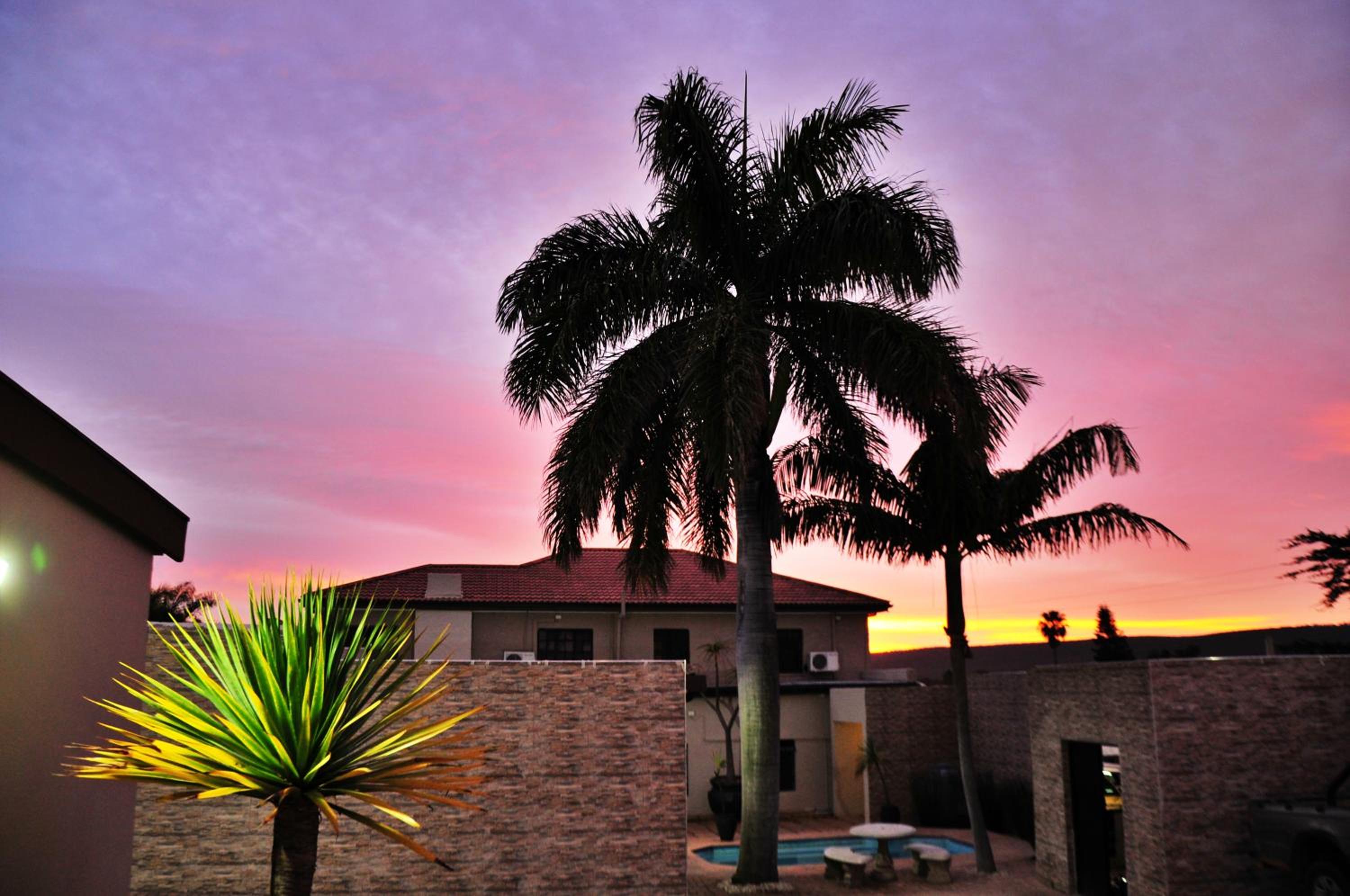 Mi Casa Guesthouse 11/23