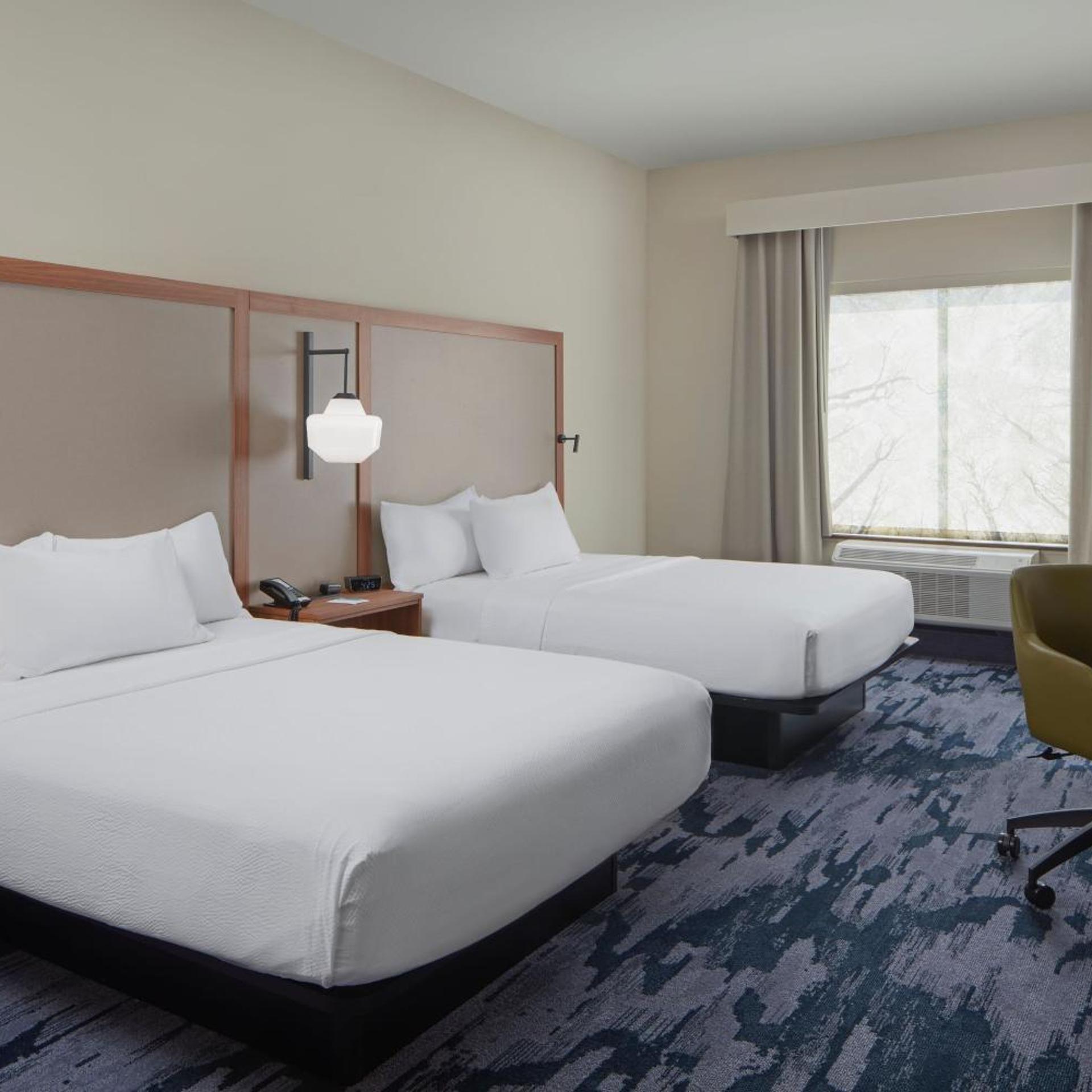 Room, 2 Queen Beds, Bathtub, Accessible