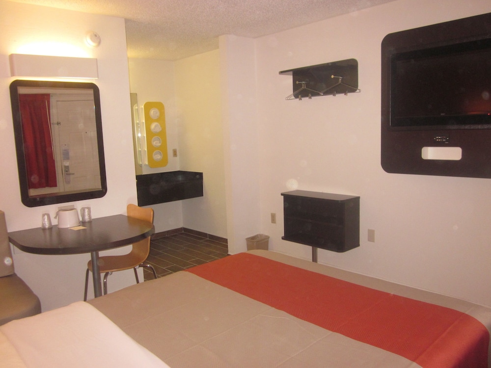 Motel6 Berea, KY 26/39