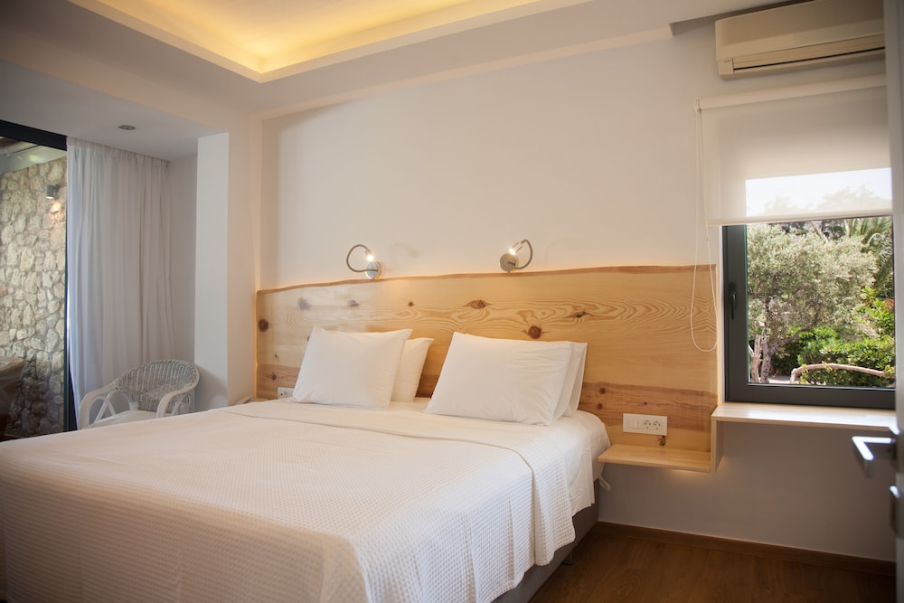 Artemis Village Apartments &amp; Studios 7/50