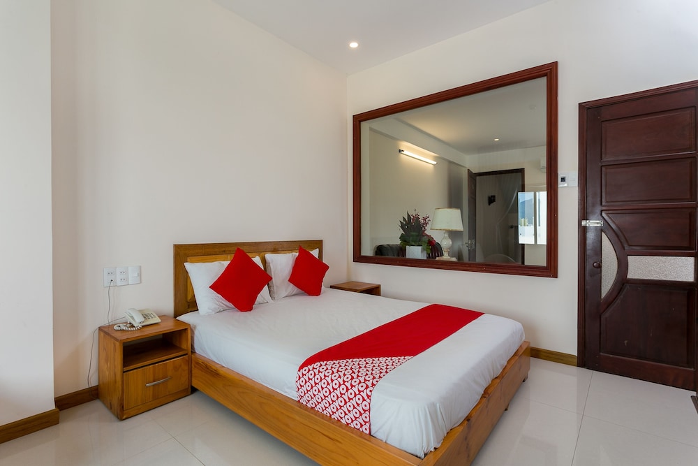Sunshine Beach Hotel 13/50