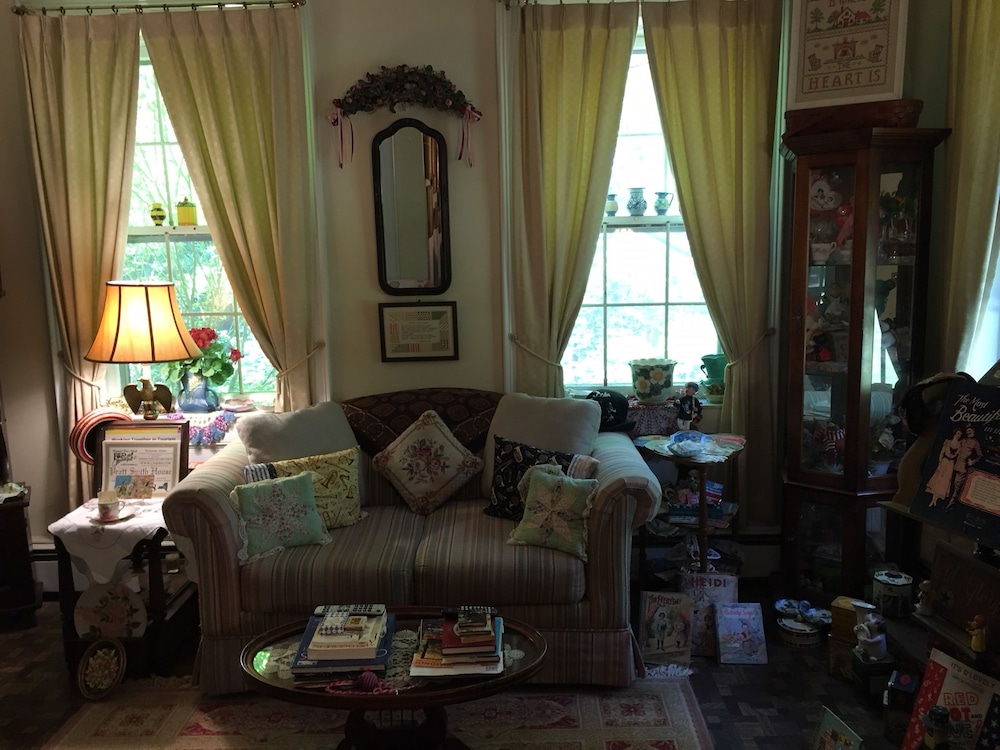 The Pratt Smith House Bed and Breakfast 7/19