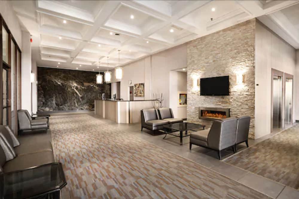 Senator Hotel And Conference Centre 25/29