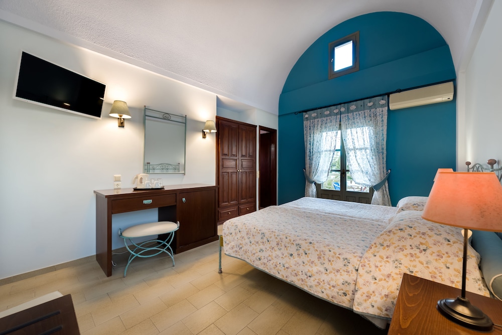 Zephyros Hotel Santorini 9/50
