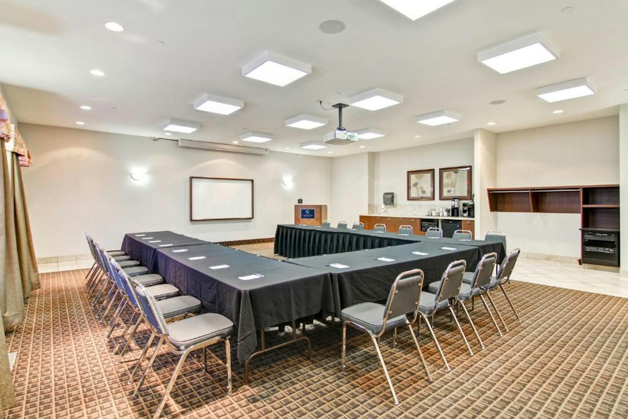 Weyburn Canalta Hotel 32/41
