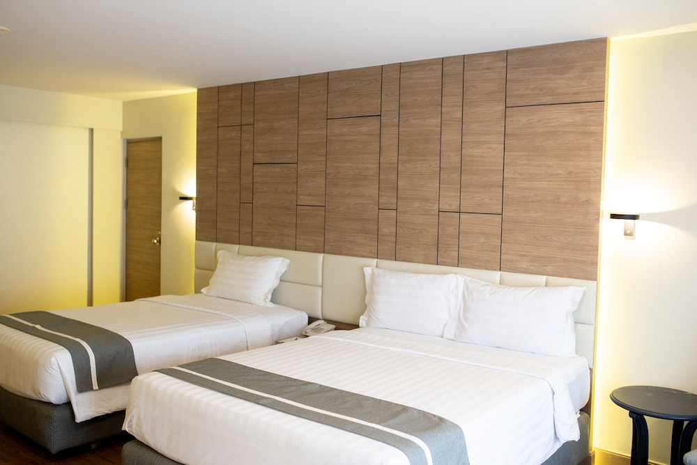 Phuket Graceland Resort & Spa 6/70