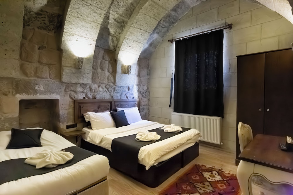 Stone Arch, Standard, Double Bed