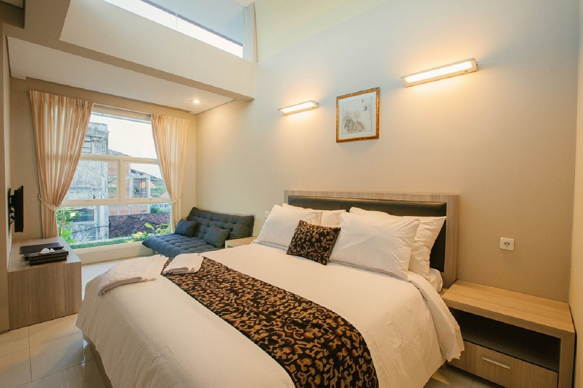 MASTER, SUITE, BALCONY