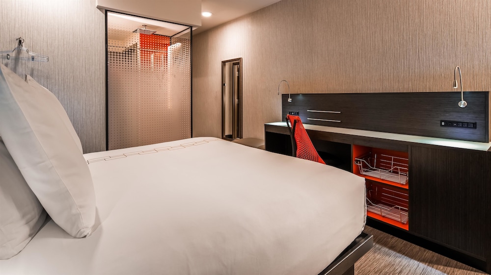 Best Western Premier Springfield Plaza District Hotel 11/36