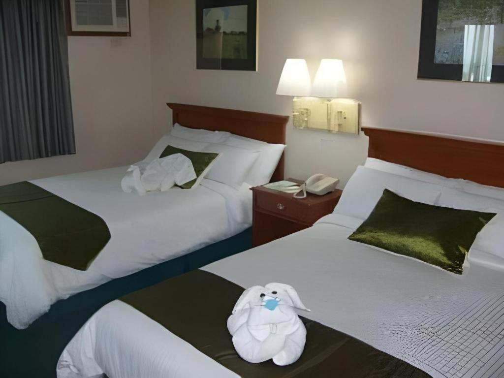 Days Hotel Batangas 10/36
