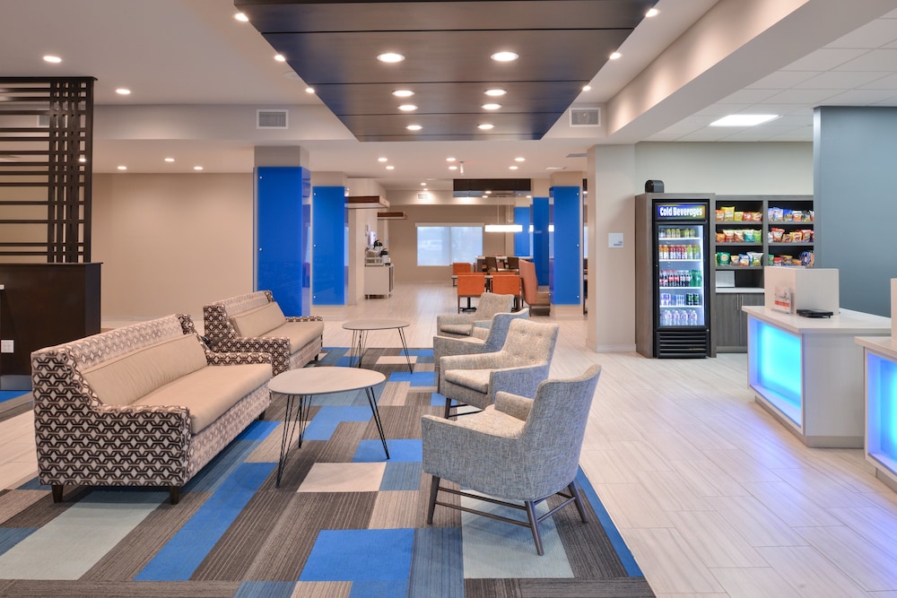Holiday Inn Express Suites Houston E Pasadena 47/62