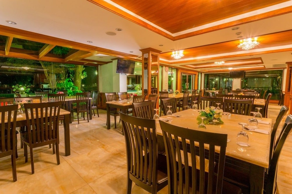 RK Riverside Resort and Spa (Reon Kruewal) 36/50