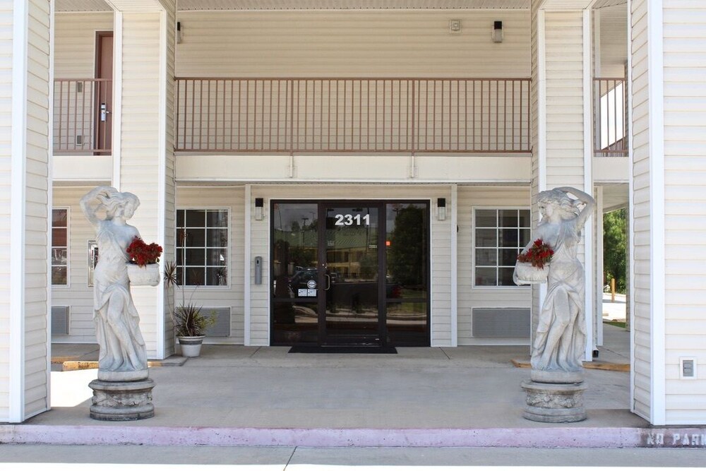 Carom Inn a Travelodge by Wyndham Denham Springs/Baton Rouge 26/33