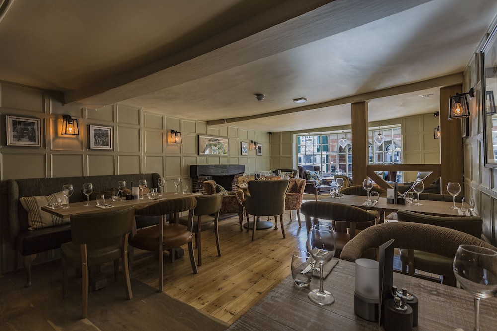 Three Swans Hotel 36/49