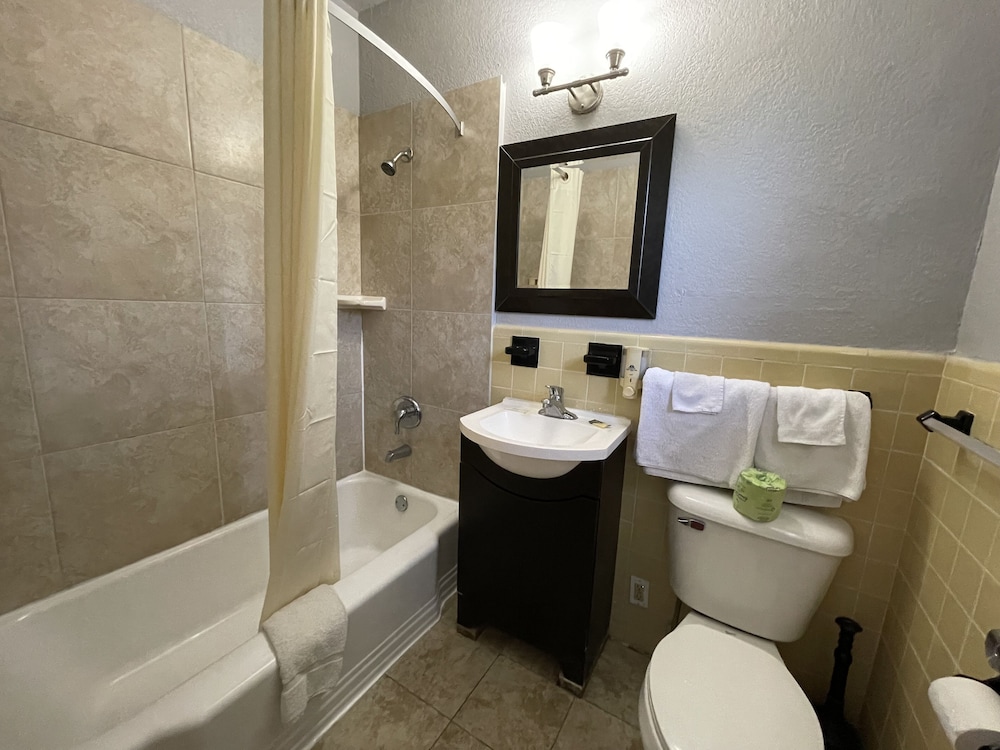Americas Best Value Inn- Daytona Beach 35/35