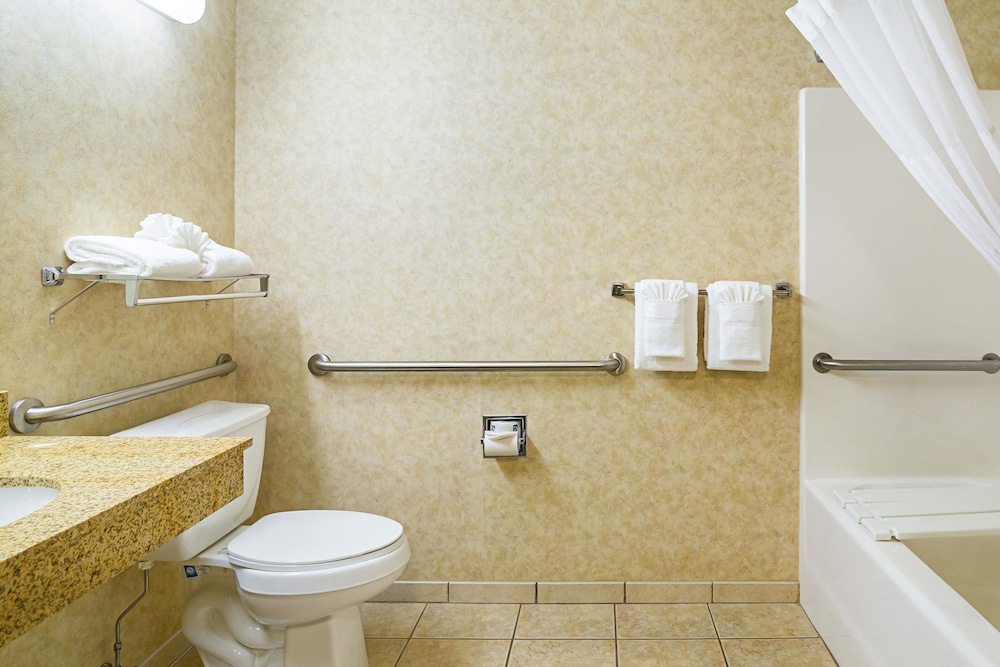 Travelodge by Wyndham Rapid City/Black Hills 56/57