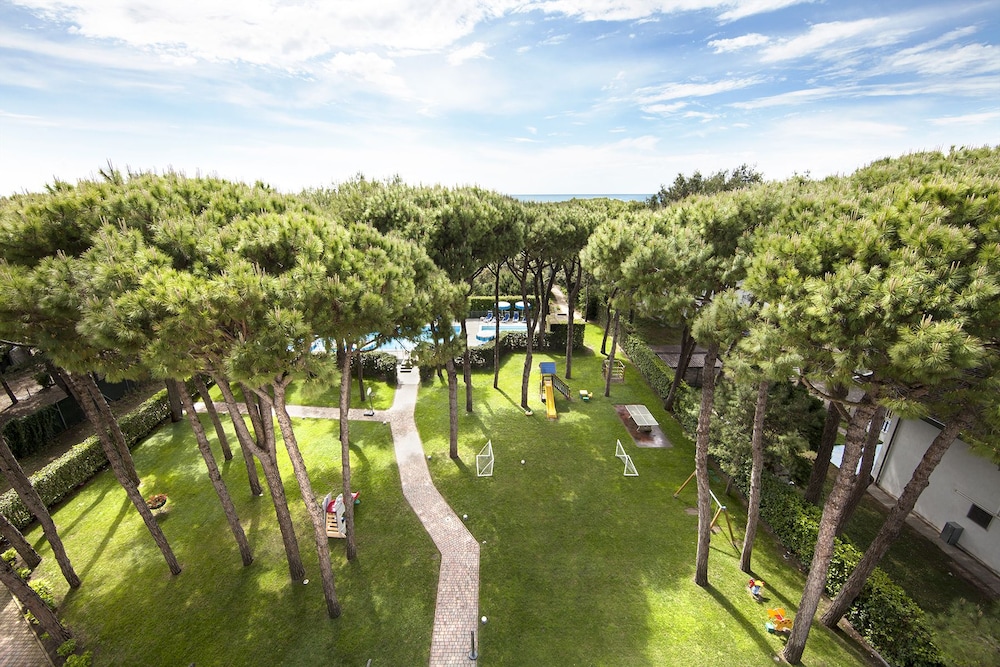APARTHOTEL LA PINETA 23/32
