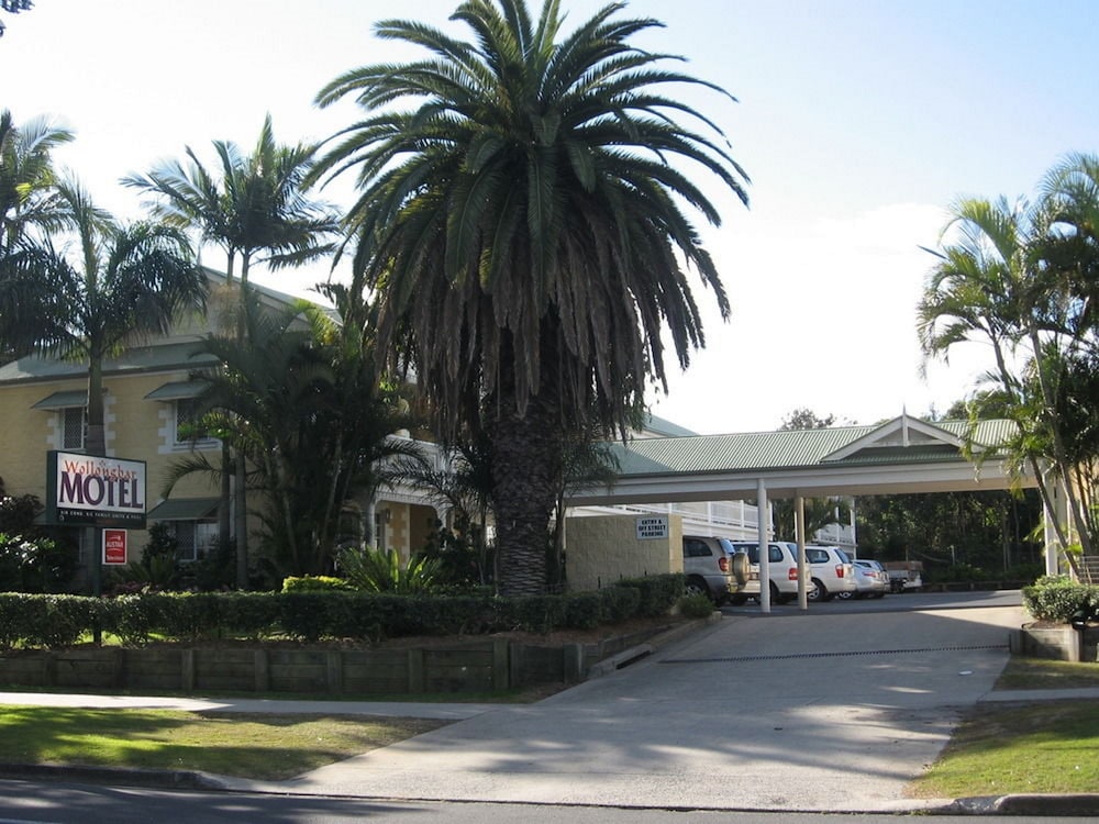 WOLLONGBAR MOTEL 57/69