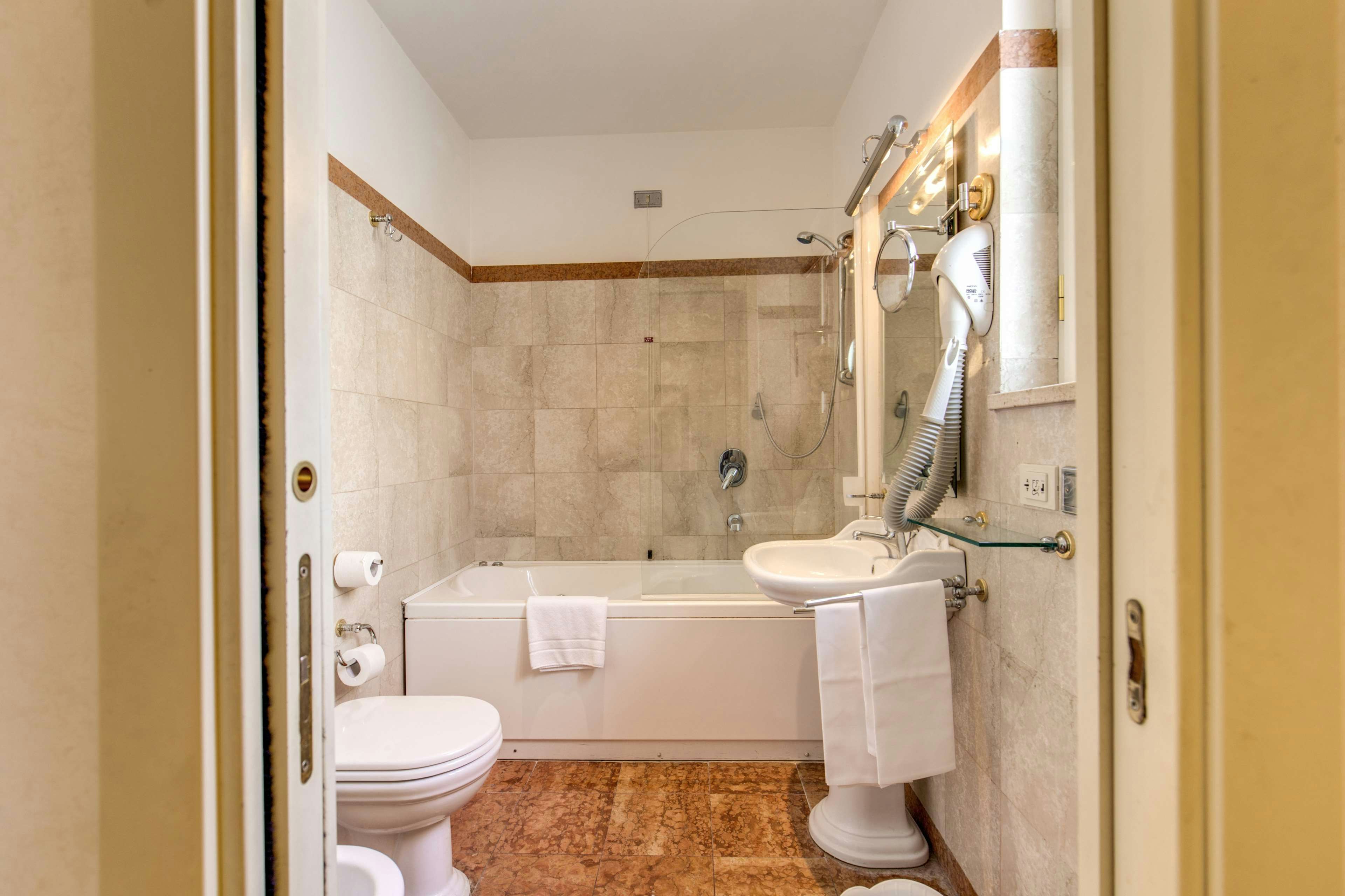 Hotel Cinquantatre 25/29