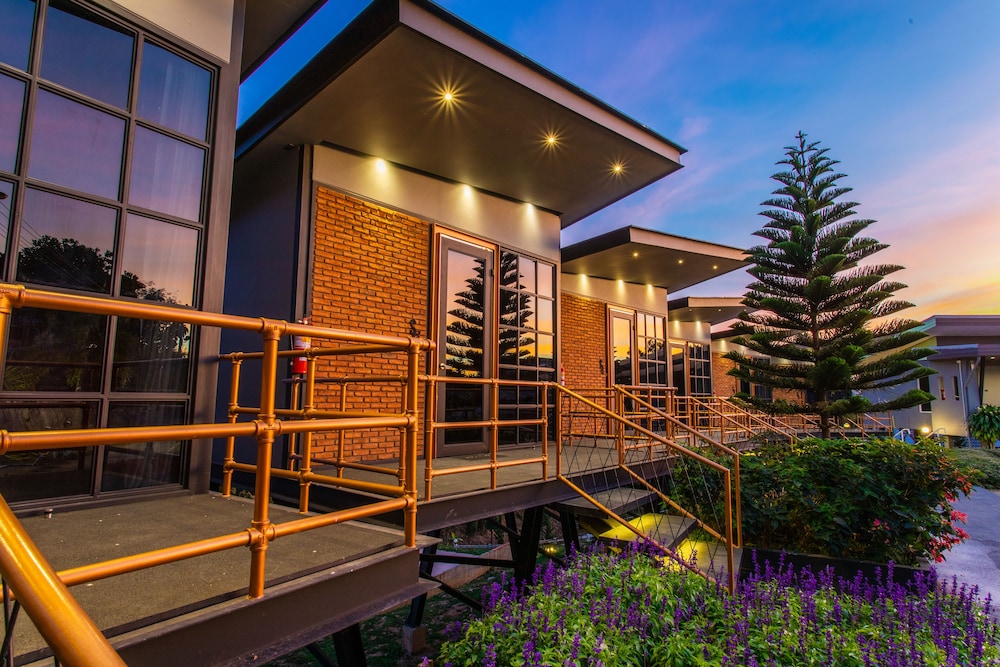 Mossview Resort 12/72