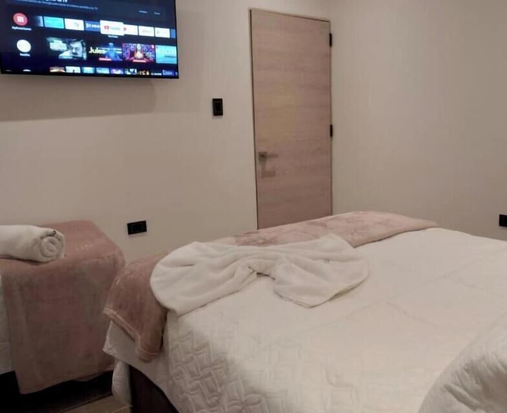 ROOM, TRIPLE