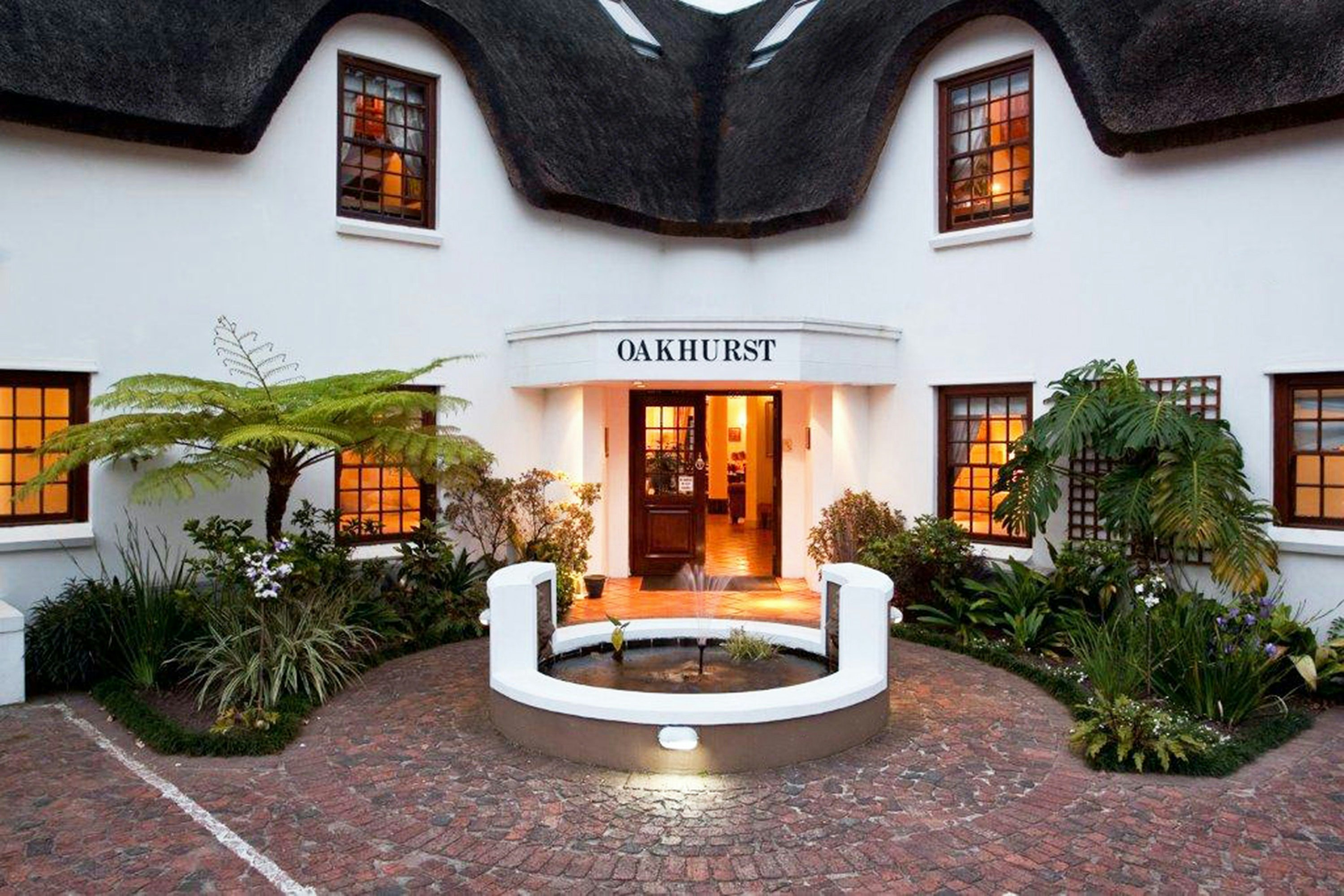 Oakhurst Hotel 1/12