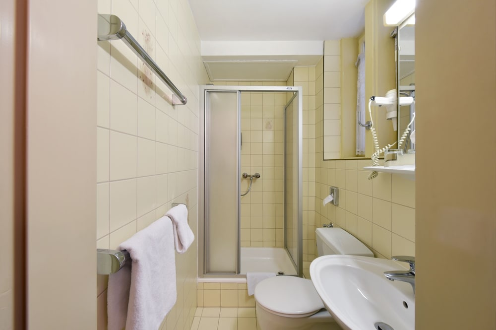 Hotel Pension Baronesse 41/45