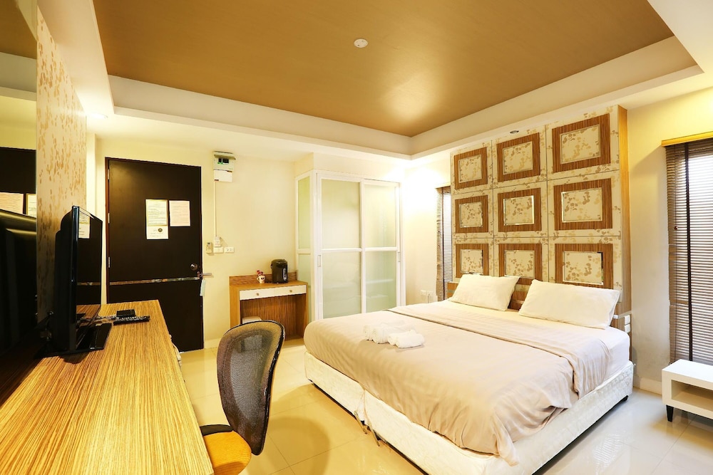 The Luxury Residence 12/50