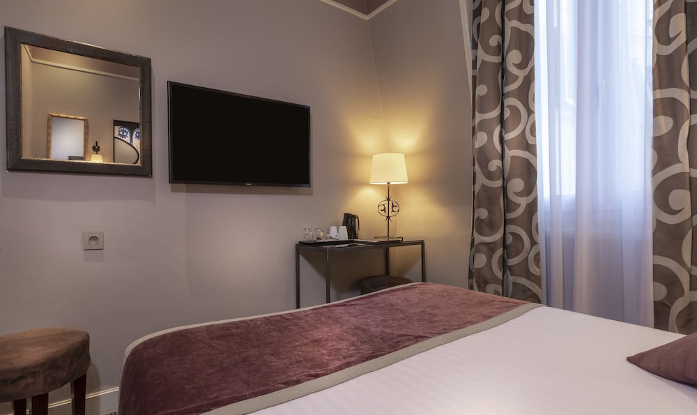 Hotel Du Bois Champs-Elysees 23/50