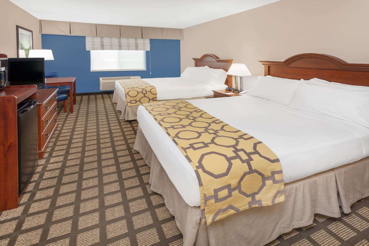Galesburg Inn and Suites 9/42