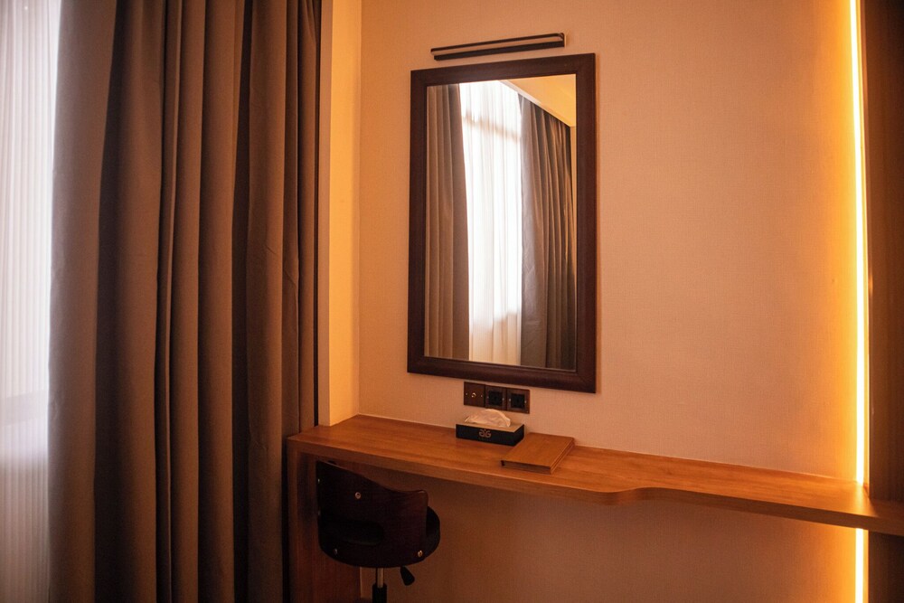 AGlow Hotel Harbor Bay Batam 38/65